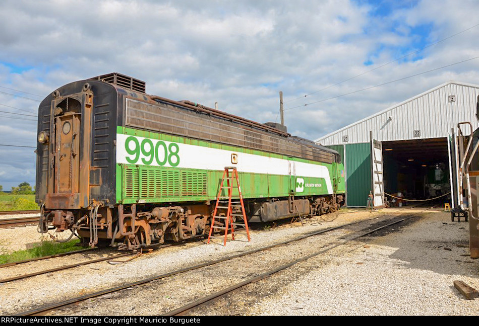 E-9AM Burlington Northern Locomotive